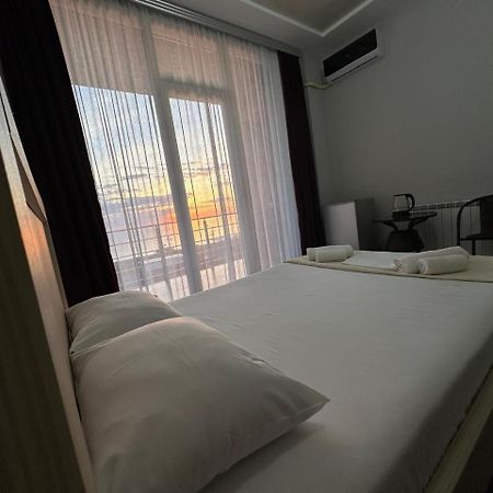 Guest House 99 Batumi Eksteriør bilde
