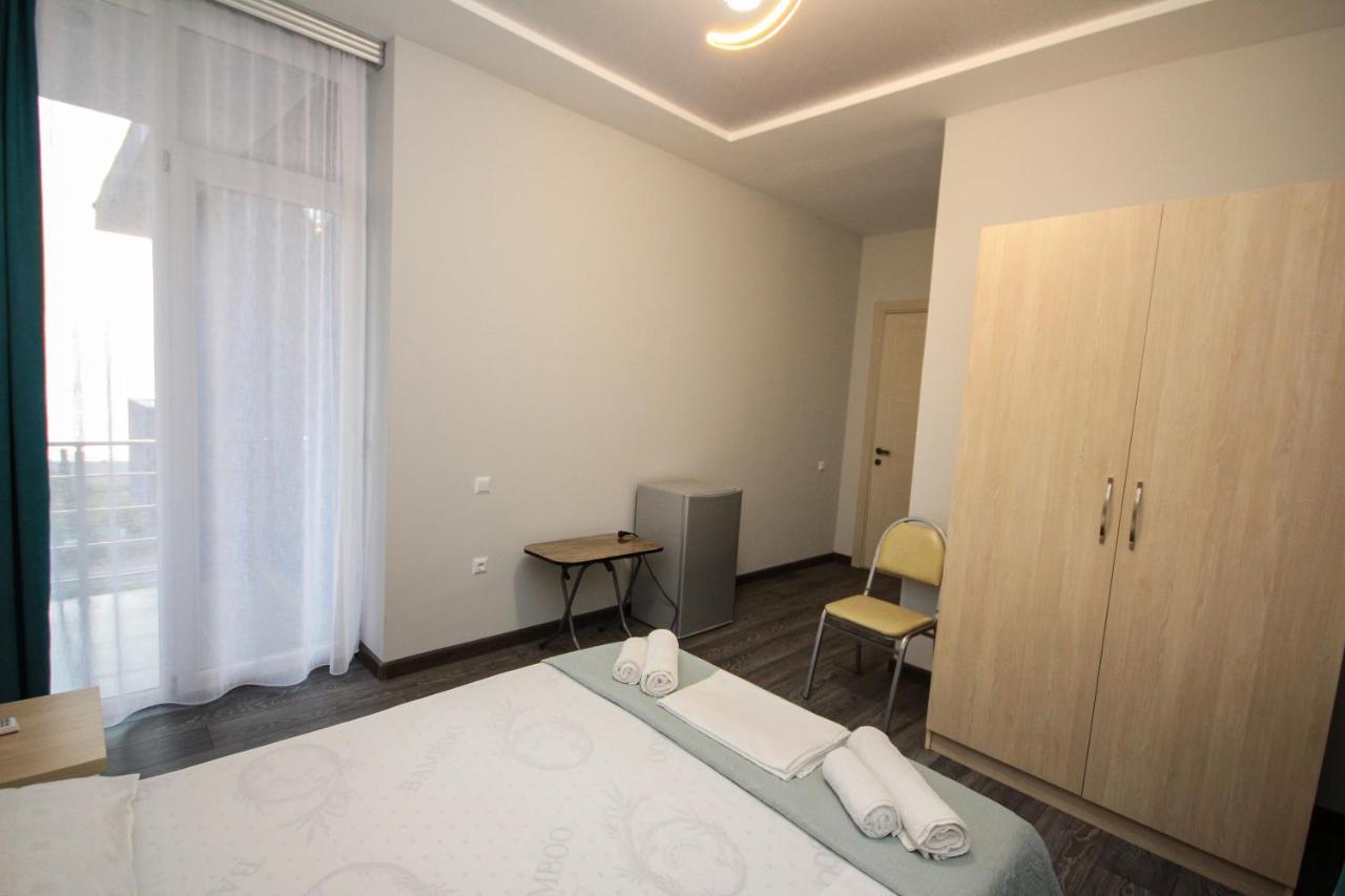 Guest House 99 Batumi Eksteriør bilde
