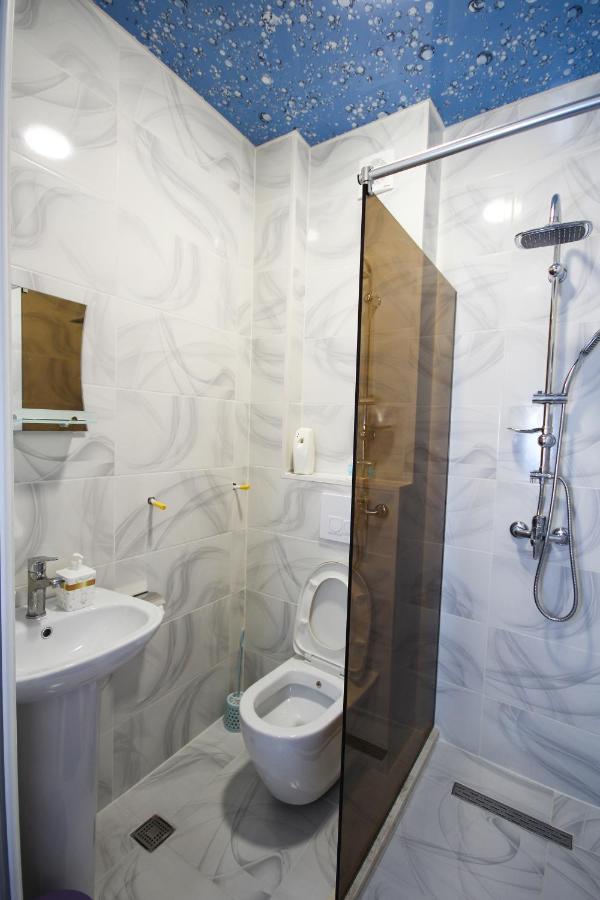 Guest House 99 Batumi Eksteriør bilde