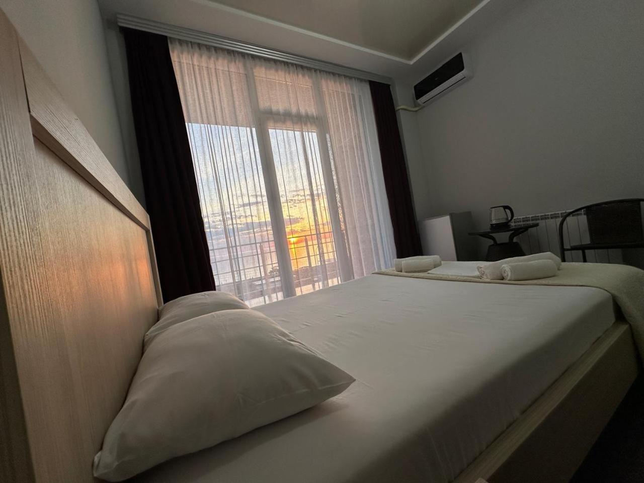 Guest House 99 Batumi Eksteriør bilde